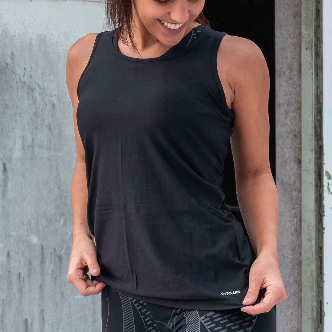 black flow tank top