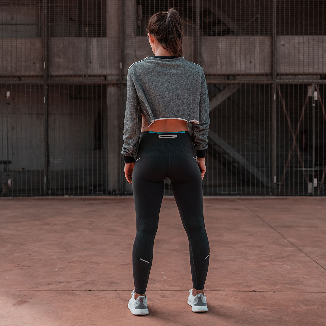 Crop Spring Black